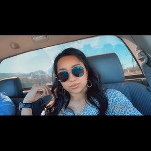 Meet your Posher, Cierra